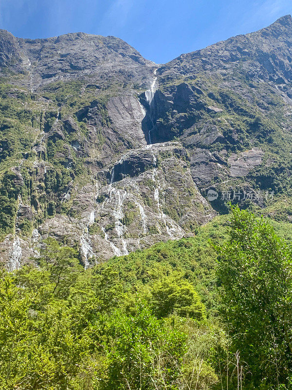 新西兰94号国道，Te Anau-Milford Hwy，峡湾国家公园的Gertrude山谷瞭望台，新西兰